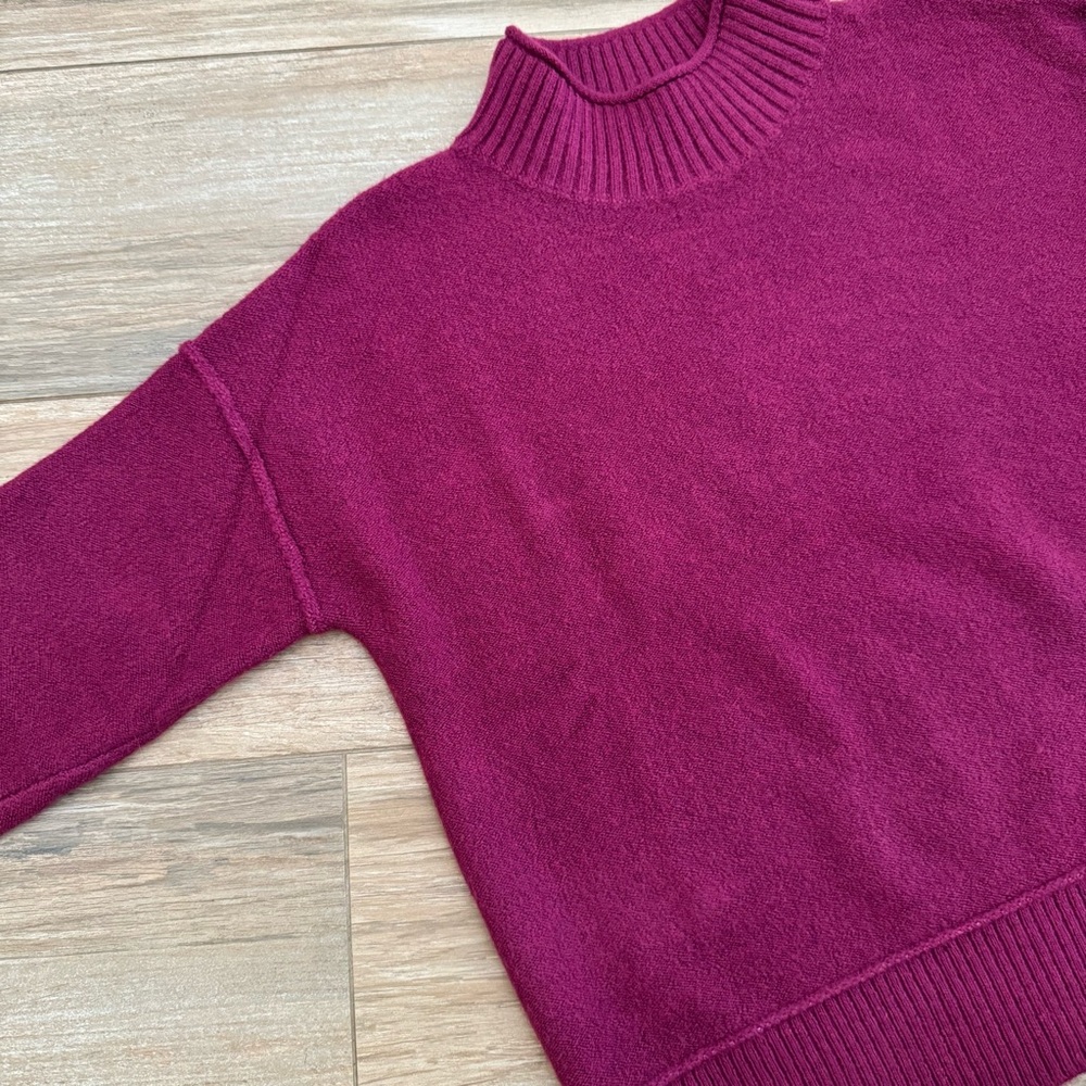 Universal Thread Sweater - Picture 4 of 14